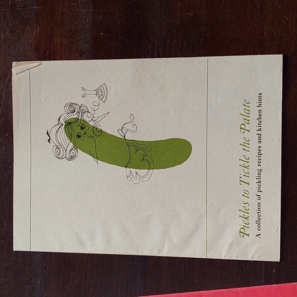 Bundle of very old cookbooks - Picture 3 of 4